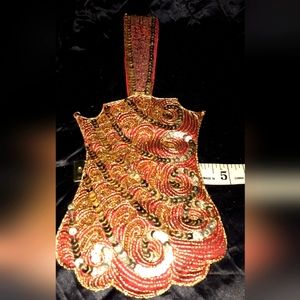 Gorgeous! sequined wristlet